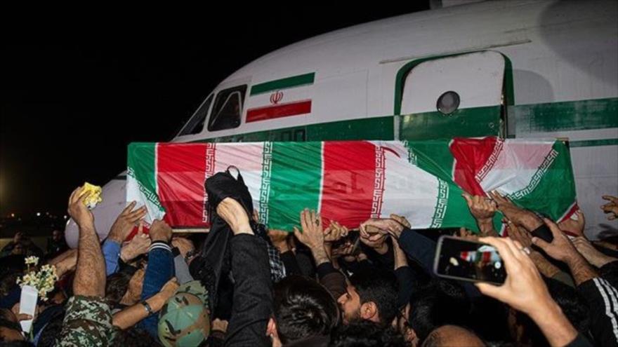 Cuerpos de Soleimani y de los otros mártires llegan a Teherán