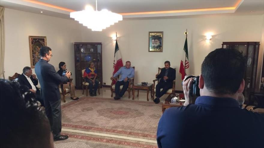 Altos funcionarios de Venezuela se solidarizan en la embajada de Irán en Caracs por el asesinato del general Soleimani por EE.UU., 7 de enero de 2019.