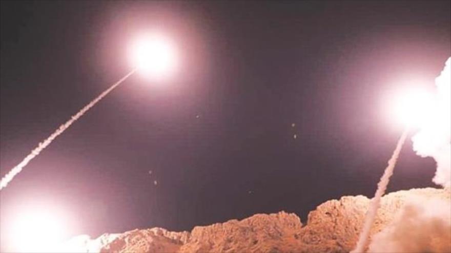 Lanzamiento de misiles iraníes contra sus objetivos.