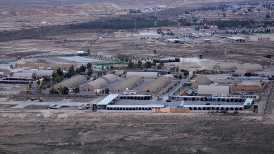 Una vista general de la base aérea de Ain Al-Asad, ocupada por el “Ejército terrorista y agresor” de EE.UU. en la provincia de Al-Anbar (oeste de Irak).