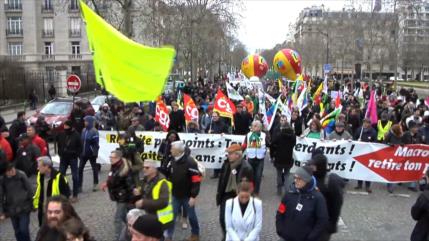 Los franceses se manifiestan contra la reforma de pensiones