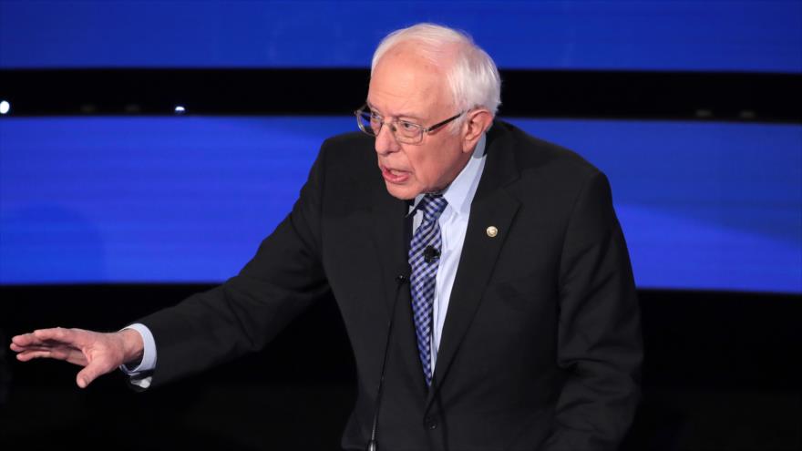 El aspirante demócrata a la Presidencia Bernie Sanders en un debate, estado de Iowa, 14 de enero de 2020. (Foto: AFP)