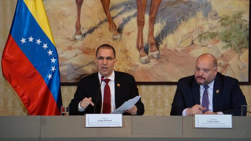 El canciller de Venezuela, Jorge Arreaza, habla en una rueda de prensa en Caracas, 9 de enero de 2019. (Foto: mppre.gob.ve)