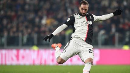 Vídeo: Vean el golazo de Higuaín al igual que los dibujos animados