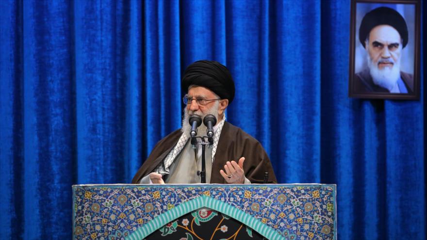 El Líder de la Revolución Islámica de Irán, el ayatolá Seyed Ali Jamenei, ofrece un discurso en Teherán, 17 d enero de 2020. (Foto: Jamenei.ir)