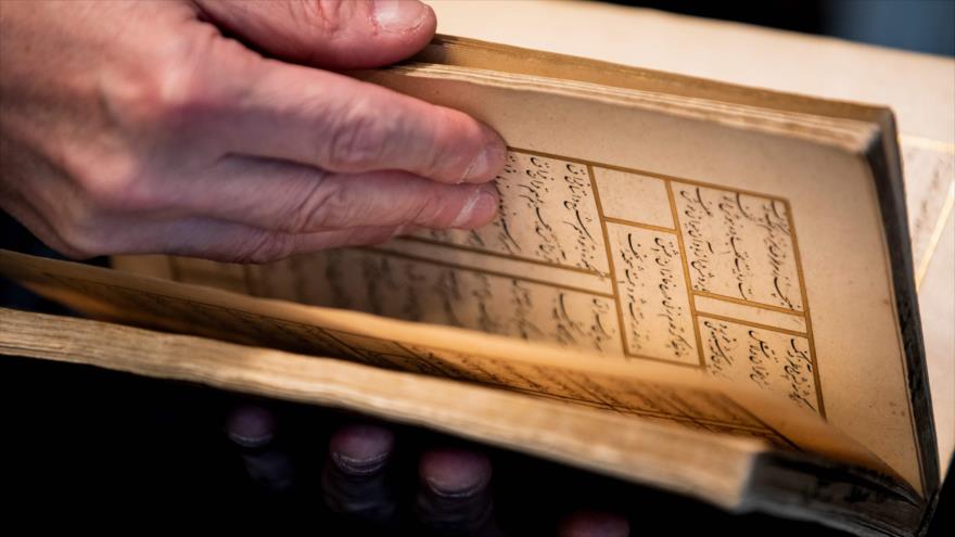 Encuentran libro de hace 500 años de un poeta persa en Ámsterdam