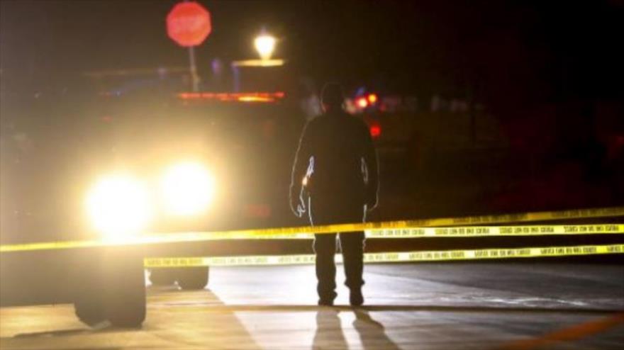 La Policía vigila tras un tiroteo en una casa en el estado de Utah, en el oeste de EE.UU., 17 de enero de 2020.