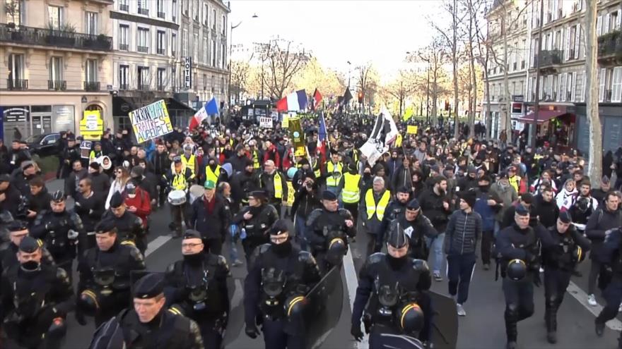 Chalecos amarillos protestan por 62 semana consecutiva en Francia