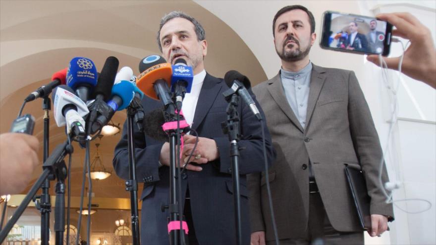 El vicecanciller iraní para Asuntos Políticos, Seyed Abás Araqchi, durante una rueda de prensa en Austria, 28 de julio de 2019. (Foto: AFP)