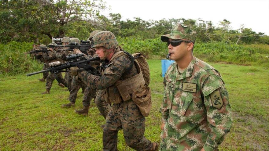 Cuerpo de Marines de EE.UU. entrenan a fuerzas colombianas.