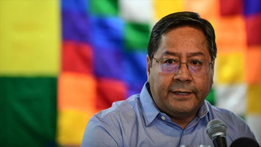 Candidato a la Presidencia de Bolivia por el Movimiento al Socialismo (MAS), Luis Arce, en una conferencia de prensa, 20 de enero de 2020. (Foto: AFP)