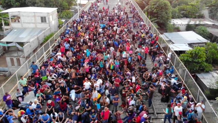 Caravana de migrantes trata de llegar a EEUU a cualquier precio | HISPANTV