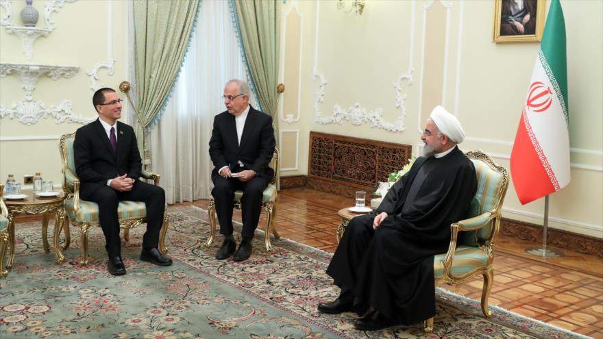 Presidente de Irán, Hasan Rohani, y el canciller de Venezuela, Jorge Arreaza, se reúnen en Teherán, capital persa, 21 de enero de 2020. (Foto: President.ir)
