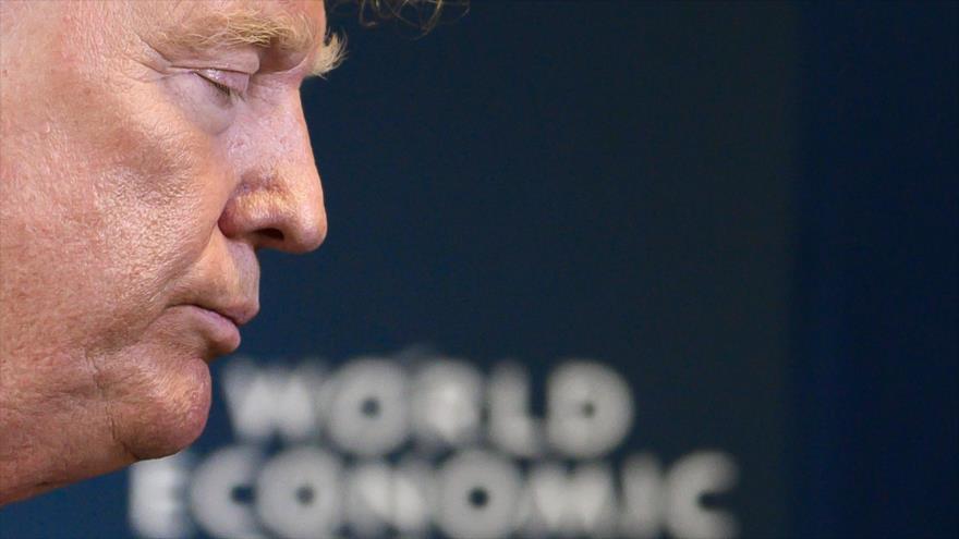 El presidente de EE.UU., Donald Trump, sale de una conferencia de prensa en Davos, Suiza, 22 de enero de 2020. (Foto: AFP)