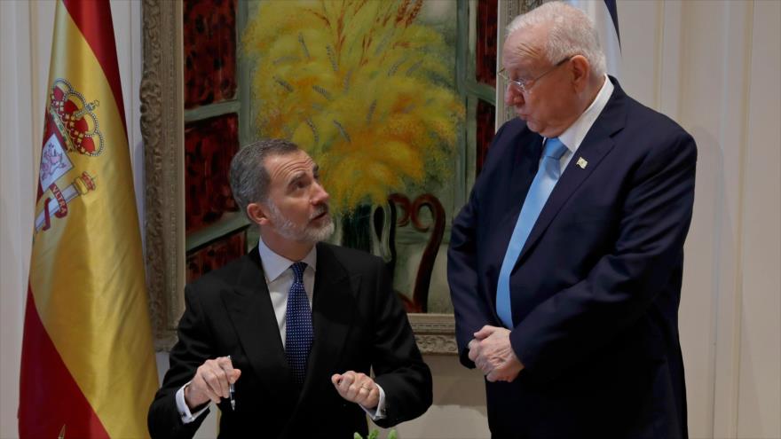 El rey de España, Felipe VI (izq.), y el presidente israelí, Reuven Rivlin, durante una reunión en Al-Quds (Jerusalén), 23 de enero de 2020. (Foto: AFP)