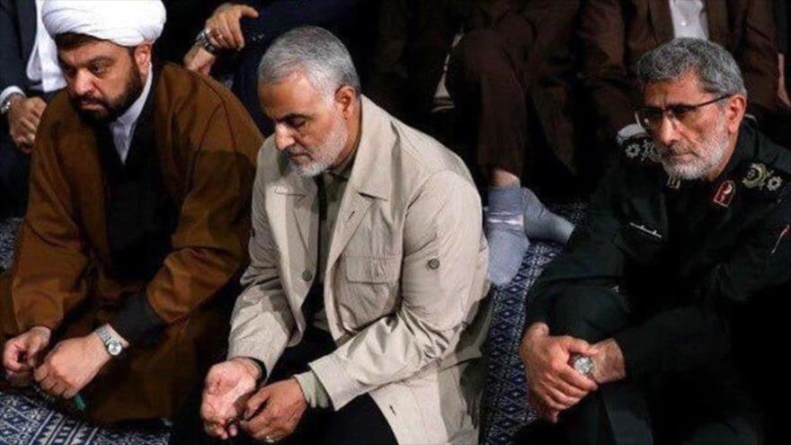 El nuevo comandante de la Fuerza Quds de Irán, Ismail Qaani (dcha.) junto a su predecesor asesinado Qasem Soleimani.