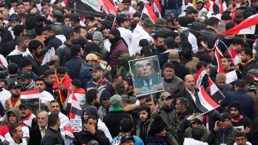 Vídeo: Iraquíes ahorcan efigies de Trump y militares de EEUU