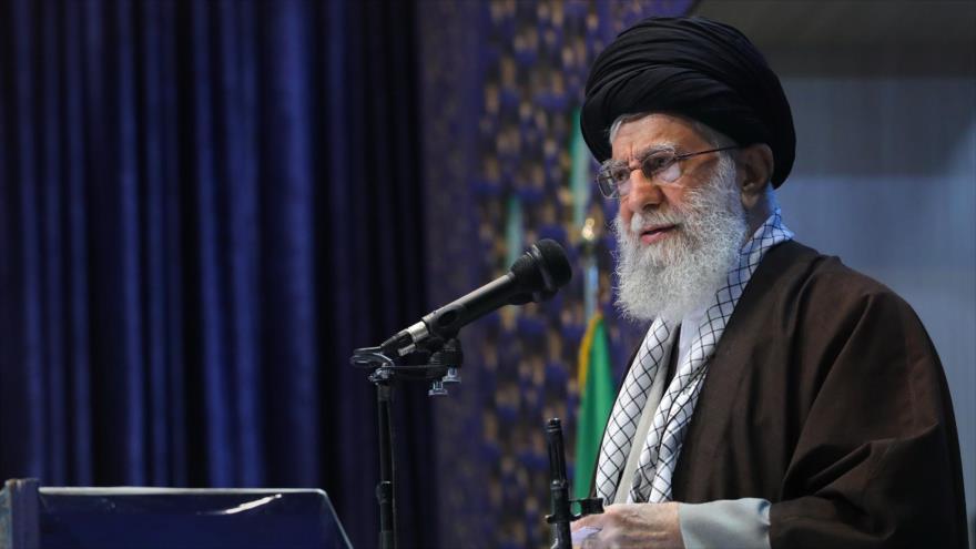 El Líder de la Revolución Islámica de Irán, el ayatolá Seyed Ali Jamenei, ofrece un discurso en Teherán, 17 de enero de 2020. (Foto: Jamenei.ir)