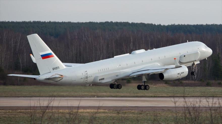 Avión de reconocimiento Tu-214R de Rusia.