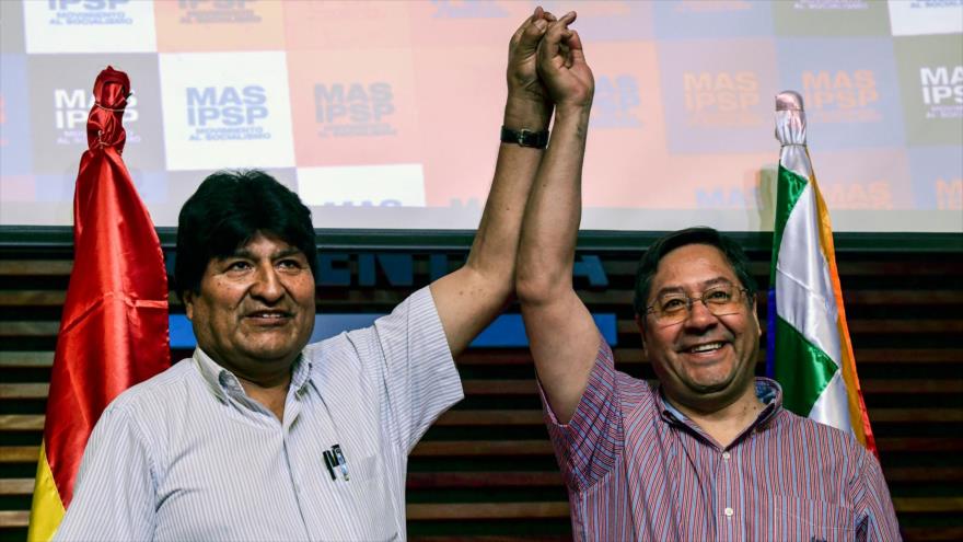 El depuesto presidente boliviano, Evo Morales (izq.), y el candidato presidencial del partido MAS, Luis Arce, Buenos Aires (capital argentina), 27 de enero de 2020. (Foto: AFP)