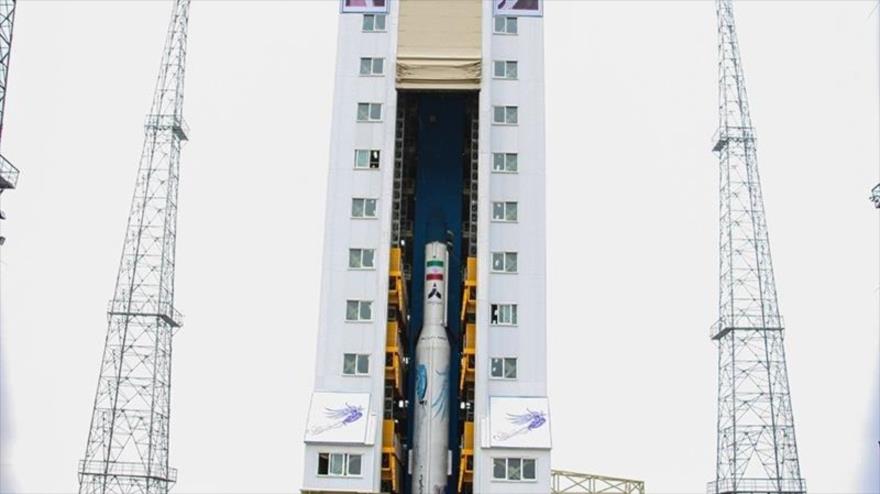 Irán lanza el satélite Payam (mensaje) con el cohete portador Simorg (fénix), de fabricación iraní, enero de 2019. (Foto: Tasnim)