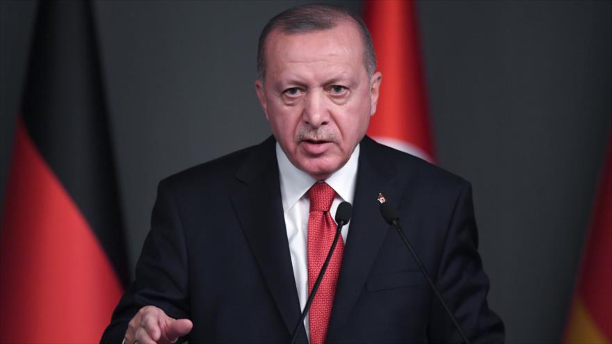 El presidente turco, Recep Tayyip Erdogan, ofrece un discurso en Estambul, 24 de enero de 2020. (Foto: AFP)