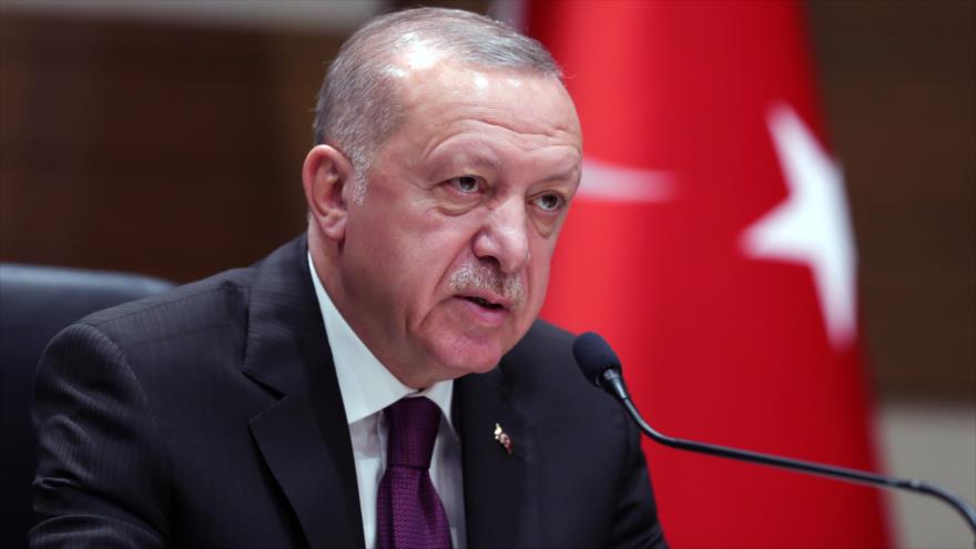 El presidente de Turquía, Recep Tayyip Erdogan, en una rueda de prensa en Estambul, 26 de enero de 2020. (Foto: AFP)