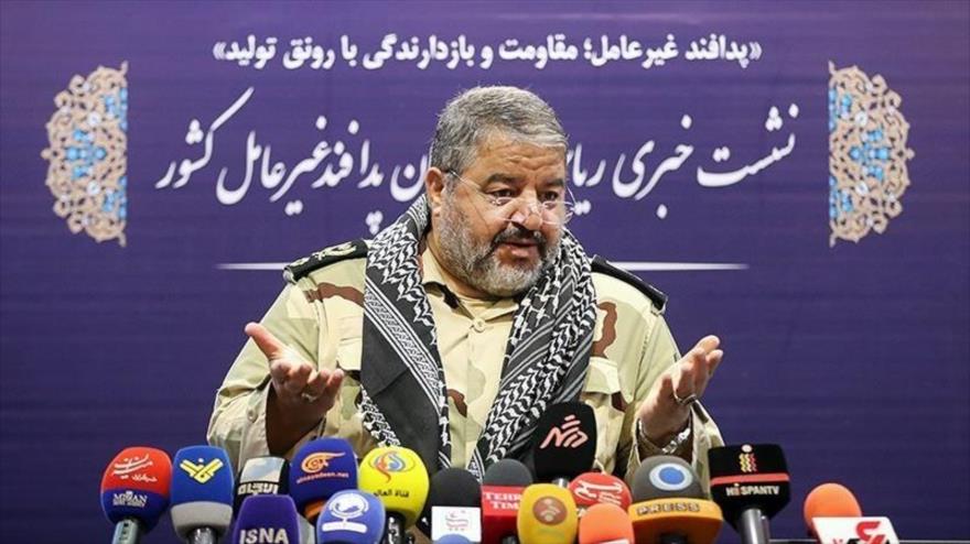 El jefe de la Organización de Defensa Pasiva de Irán, el general de brigada Qolamreza Yalali, en una rueda de prensa, Teherán, octubre de 2019. (Foto: Tasnim)