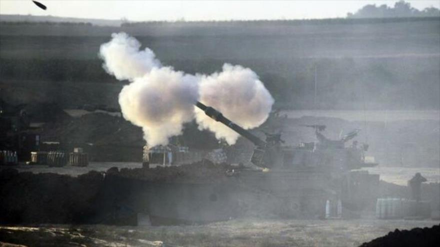 Un tanque israelí dispara un proyectil hacia la Franja de Gaza, 31 enero 2020. (Foto: EFE)
