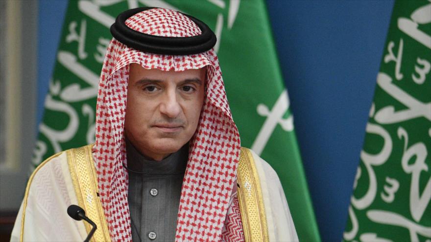 El ministro de Estado de Asuntos Exteriores de Arabia Saudí, Adel al-Yubeir, da una conferencia de prensa conjunta con su par húngaro en Budapest, 24 de enero de 2020. (Foto: AFP)