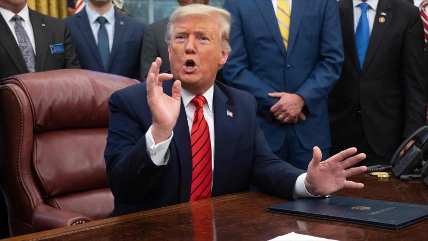 El presidente de Estados Unidos, Donald Trump, en la Oficina Oval de la Casa Blanca en Washington, 11 de febrero de 2020. (Foto: AFP)