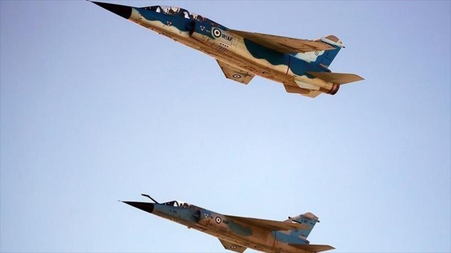 Cazas Mirage F1 de la Fuerza Aérea iraní en un vuelo de entrenamiento.
