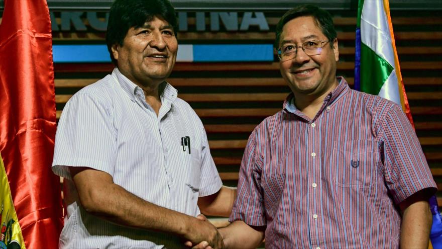 El depuesto presidente boliviano, Evo Morales (izq.) y el candidato presidencial boliviano por el MAS, Luis Arce, en Buenos Aires, 27 de enero de 2020. (Foto: AFP)
