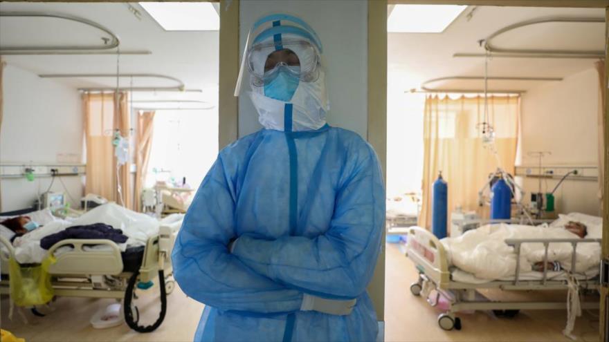 Un médico en un hospital de la Cruz Roja en Wuhan (Hubei, China), el 16 de febrero de 2020.