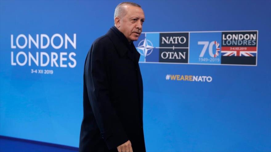 El presidente turco, Recep Tayyip Erdogan, llega a una cumbre de la OTAN, Watford, Reino Unido, 4 de diciembre de 2019.