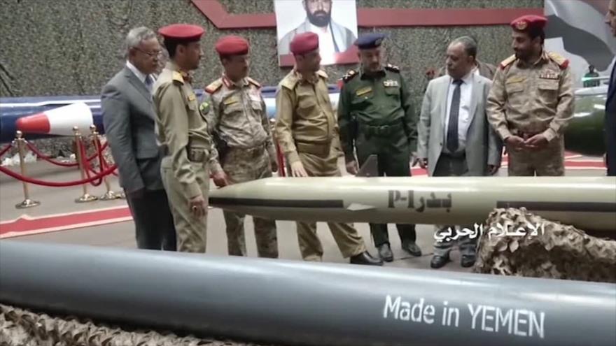 Fuerzas Armadas de Yemen muestran misiles balísticos de fabricación nacional en una exposición de misiles y sistemas aéreos, 23 de julio de 2019. (Foto: AFP)