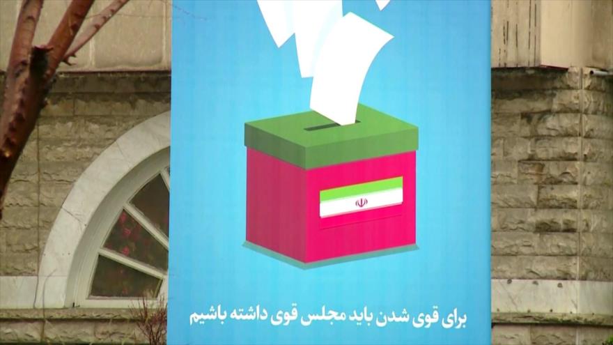 Iraníes acuden a las urnas para decidir el futuro de su país
