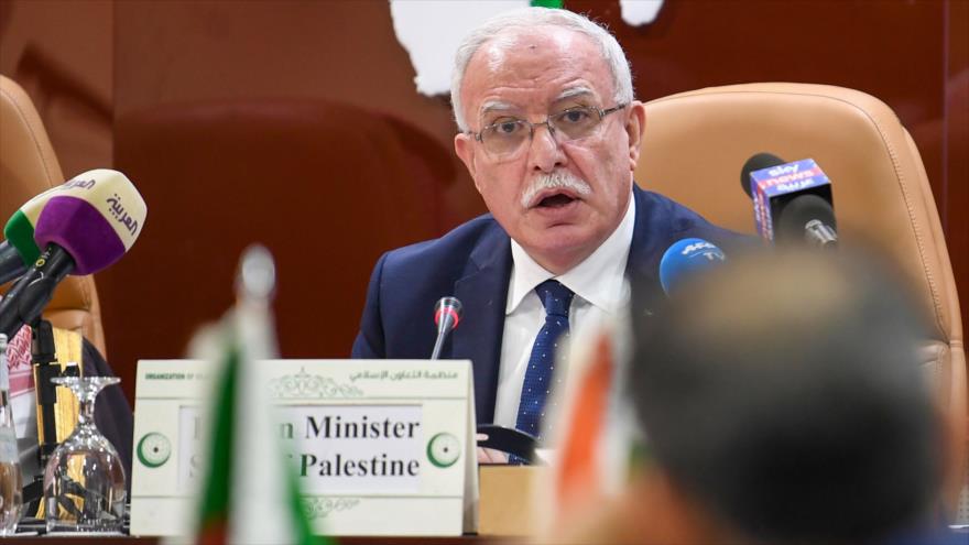 El canciller palestino, Riad al-Maliki, habla en una sesión de la Organización para la Cooperación Islámica (OCI) en Riad, 3 de febrero de 2020. (Foto: AFP)