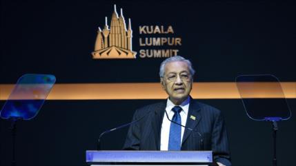 Renuncia el premier malasio en medio de pugna interna por el poder