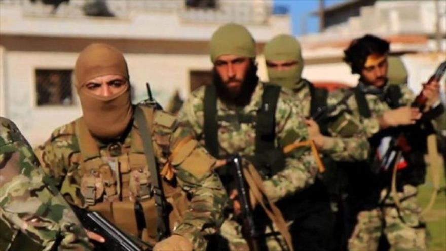 Elementos del grupo terrorista Frente Al-Nusra (autoproclamado Frente Fath Al-Sham).