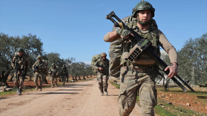 Ataques aéreos de Siria matan a unos 34 soldados turcos en Idlib