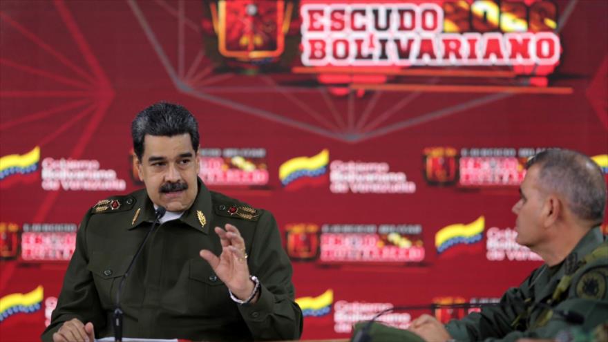 El presidente de Venezuela, Nicolás Maduro, en una reunión con miembros de las Fuerzas Armadas, en Caracas, la capital, 17 de febrero de 2020. (Foto: AFP)