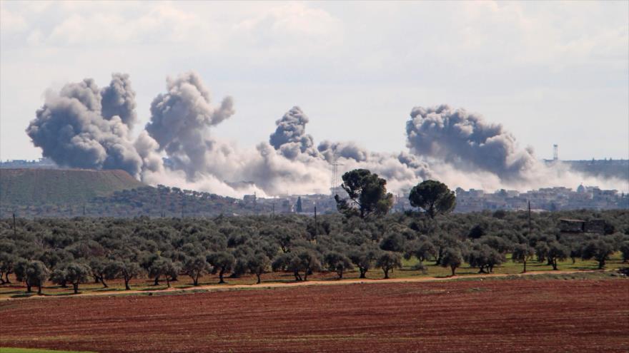 La ciudad de Qaminas, a unos 6 kilómetros al sureste de la ciudad de Idlib, en el noroeste de Siria, 1 de marzo de 2020. (Foto: AFP)