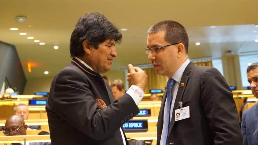 El canciller de Venezuela, Jorge Arreaza (dcha.), y el depuesto presidente boliviano, Evo Morales, en una sesión de las Naciones Unidas en septiembre de 2019.