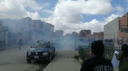 Vídeo: Policía boliviana reprime a manifestantes que piden justicia