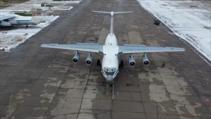 Vídeo: Ejército ruso convierte un avión de carga en un bombardero