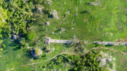 Arqueólogos hallan una gran carretera maya de 100 km