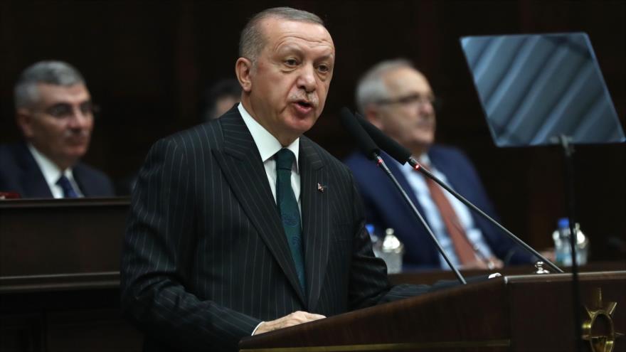 El presidente de Turquía, Recep Tayyip Erdogan, ofrece un discurso en Ankara, 4 de marzo de 2020. (Foto: AFP)