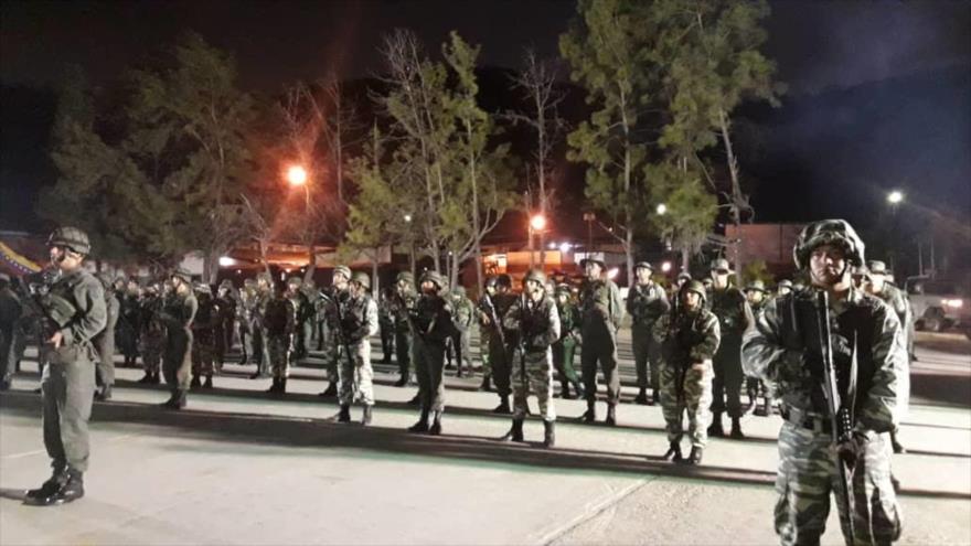 Venezuela efectua maniobras para calibrar su capacidad ante EEUU