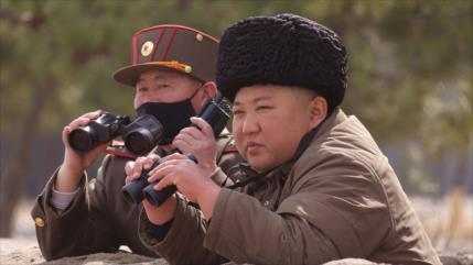 Líder norcoreano supervisa nueva ronda de ejercicios de artillería